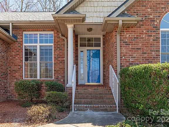 4th image of 110 Cimarron Blvd
