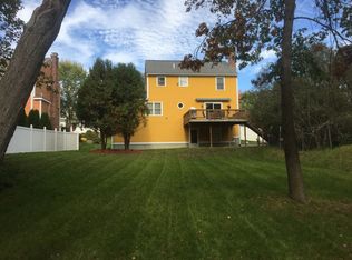 16 Mashie Rd, Cumberland, RI 02864