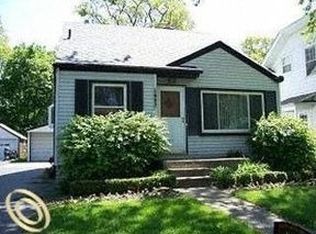 1887 Lakeland Ave, Sylvan Lake, MI 48320