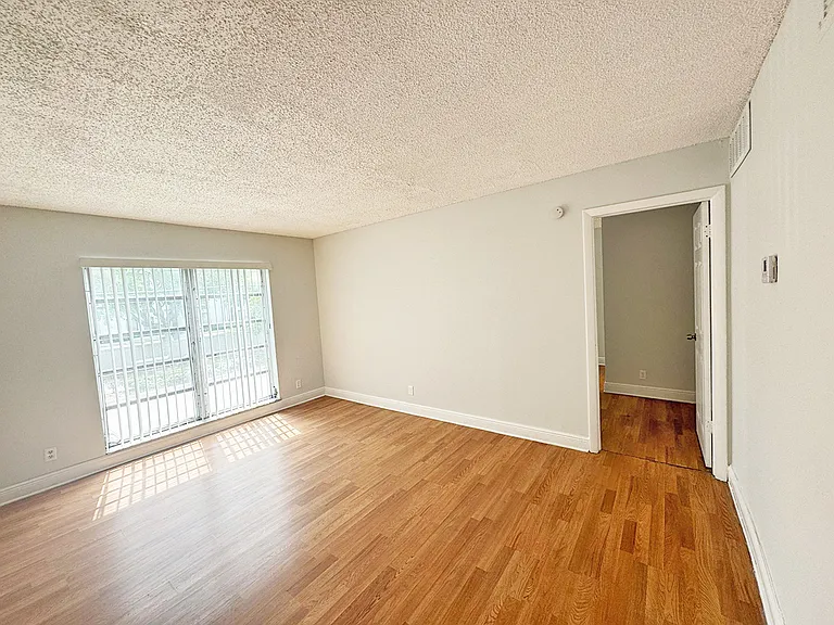 4543 Treehouse Ln #2F — Photo 1