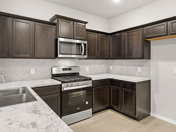 3rd image of 3025 Willow Wood Ct Building 9