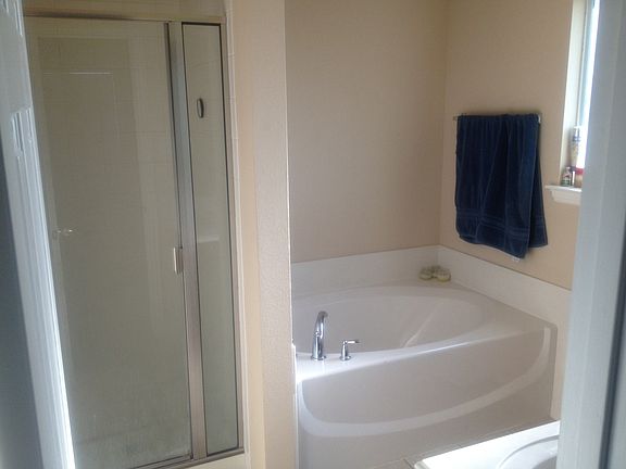 4th image of 700 Meadow Springs Dr