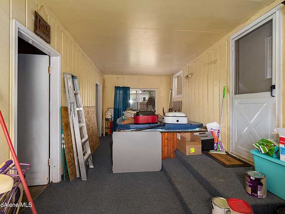 5th image of 401 E Ichabod Ln