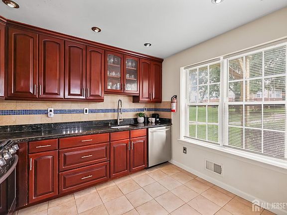 4th image of 2202 Timber Ridge Ct