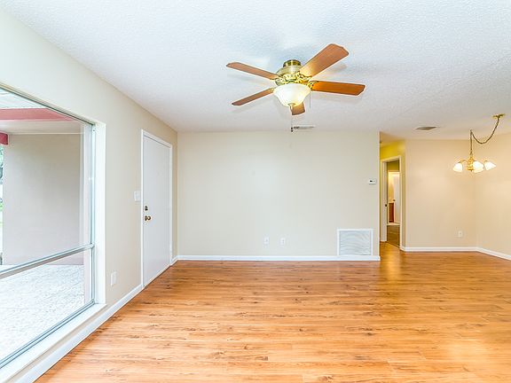4th image of 9536 Buxton Ct