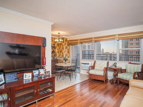 458 Neptune Ave APT 12E, Brooklyn, NY 11224