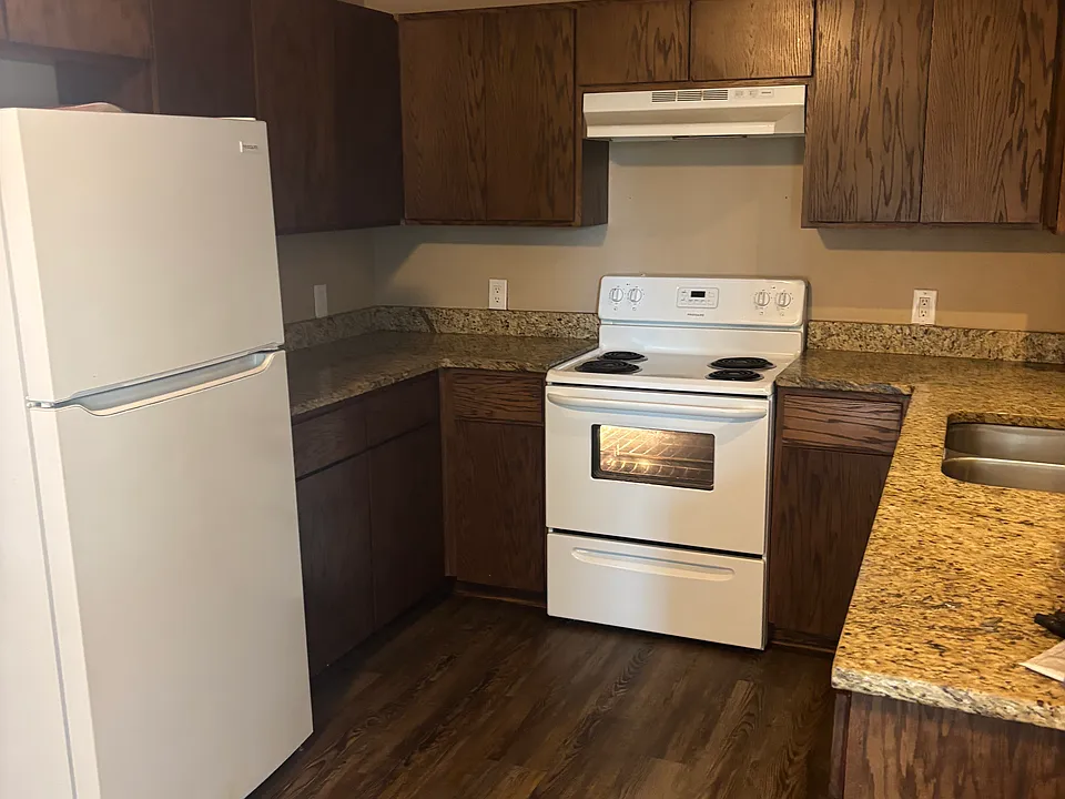 101 S 6th St #2