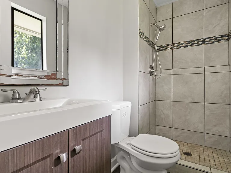 102 Sterling Rd — Photo 17