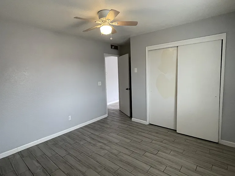 201 E Olive St #1 — Photo 9