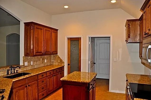178 Winged Foot Dr — Photo 3