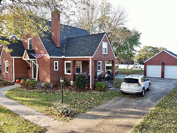 2nd image of 2224 Memorial Ct