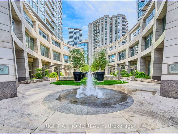 2nd image of 2191 Yonge St #2010