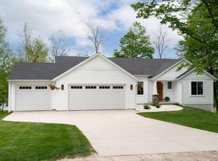 84 Nine Mile Rd NW, Comstock Park, MI 49321