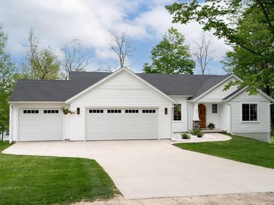 84 Nine Mile Rd NW, Comstock Park, MI, 49321