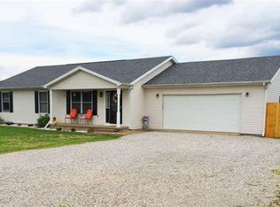 618 9th St, Grandview, IN 47615