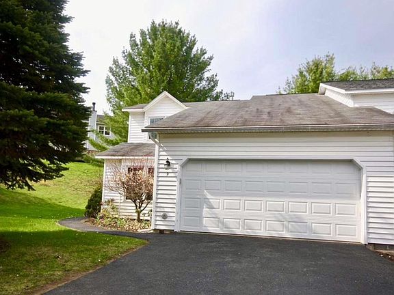3rd image of 9 Woodside Dr