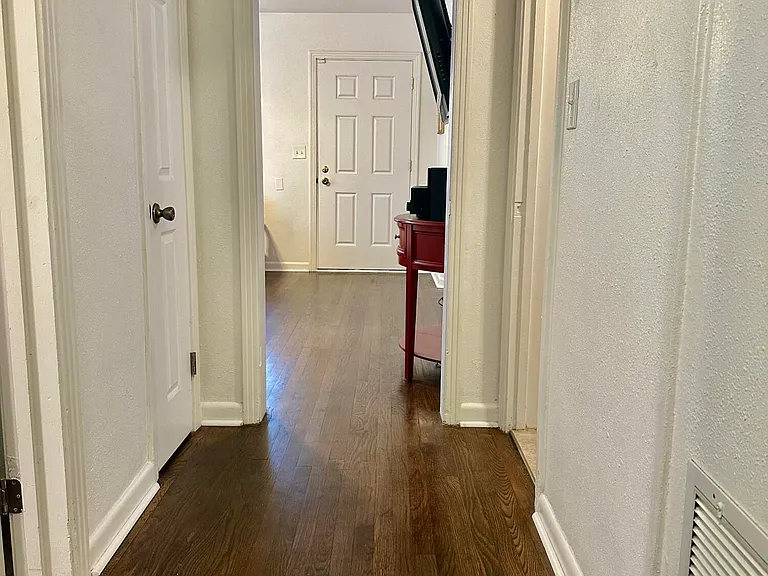 5351 Royce Ave — Photo 8