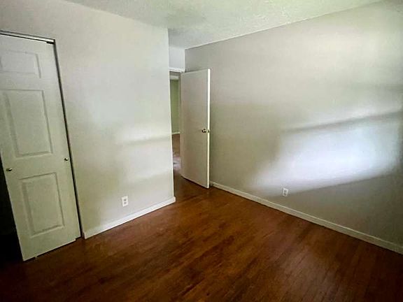 5th image of 2145 Kingsford Dr
