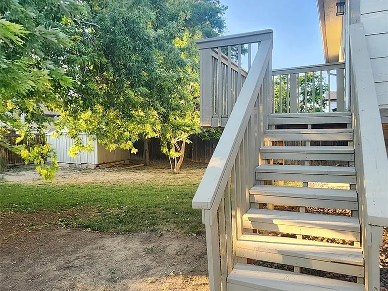 9225 Clermont Dr — Photo 34