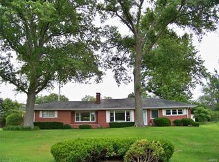 6 Oleander Dr, Saint Louis, MO 63128