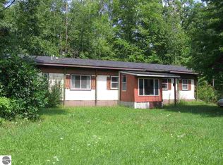 7542 Spruce St, Hale, MI 48739