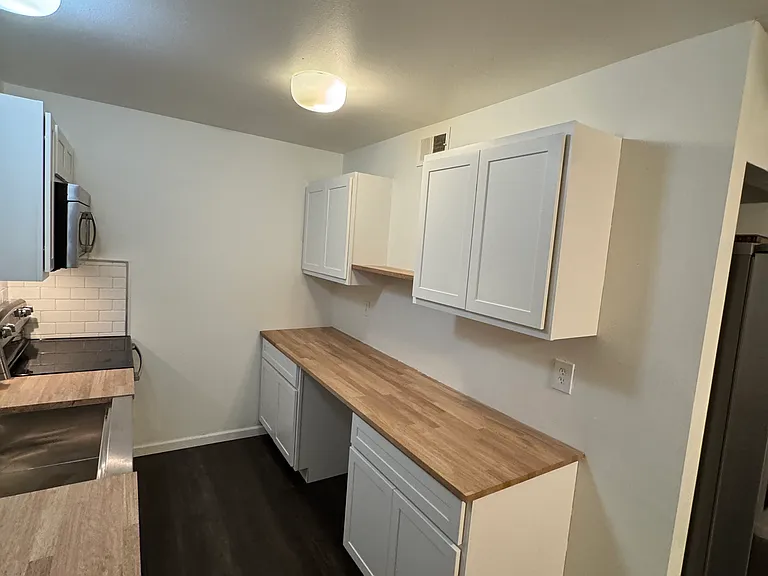 2503 Savoy Dr — Photo 16