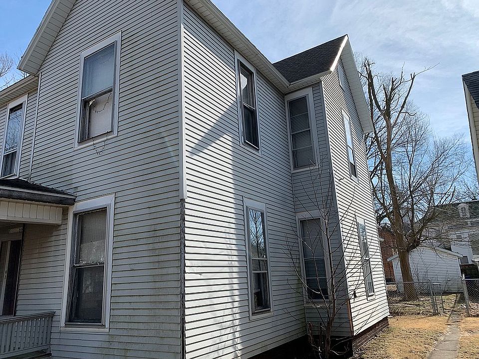 2nd image of 2205 Prairie Ave