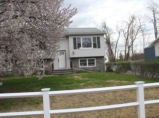 16 Arthur Ln, Saugerties, NY 12477