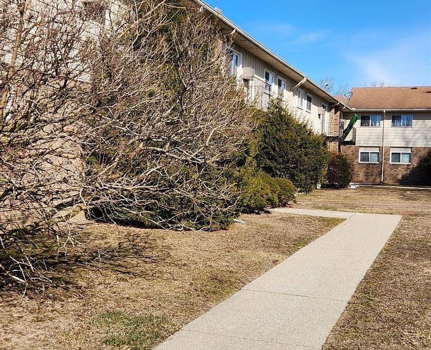 31555 Fraser Dr, Fraser, MI 48026 Zillow