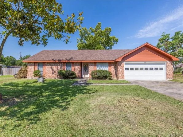 353 Cedar Ln, Lake Charles, LA 70611