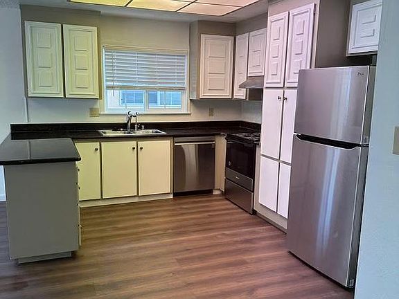 3rd image of 2135 Minto Dr
