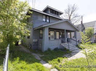 614 Oakdale St SE, Grand Rapids, MI 49507