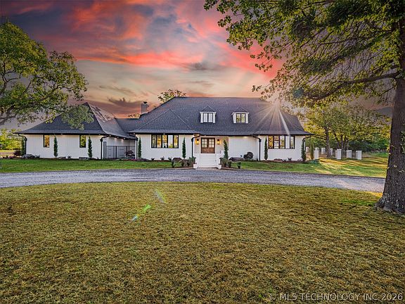 3rd image of 1023 Kinkead Rd