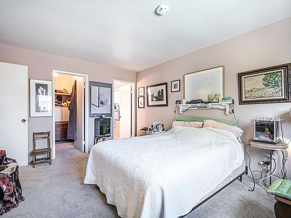 4th image of 490 Cloudview Dr