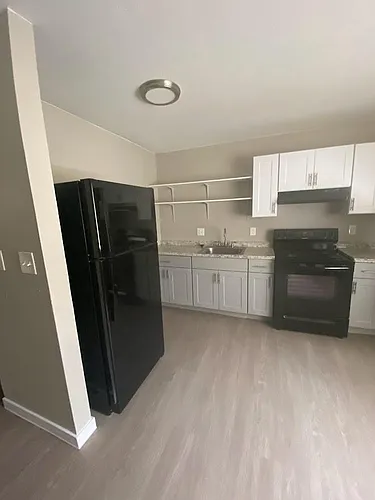 1435 Kingston St Photo 1