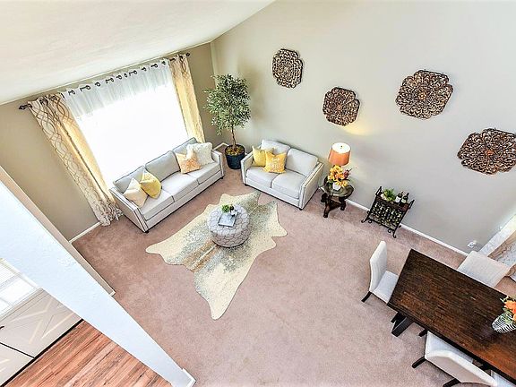 4th image of 1459 N Isadora Way