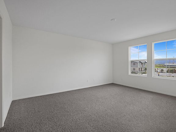 4th image of 16055 Aventurine Ln