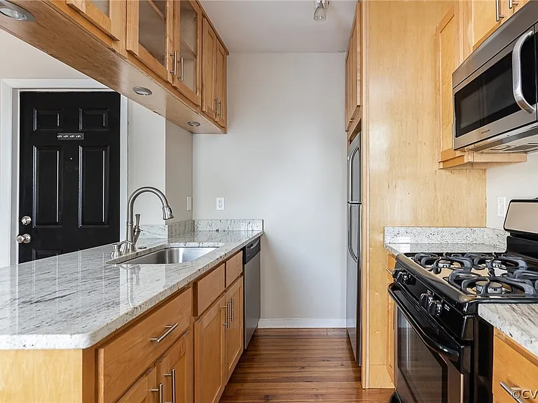103 S Rowland St #B — Photo 11