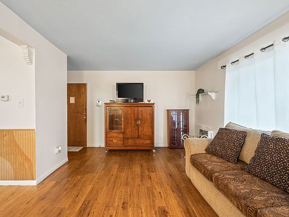 5th image of 4931 W 87th St APT 1NE