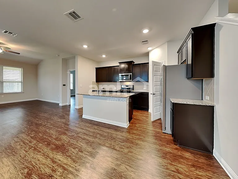 6101 Gerard Dr — Photo 4