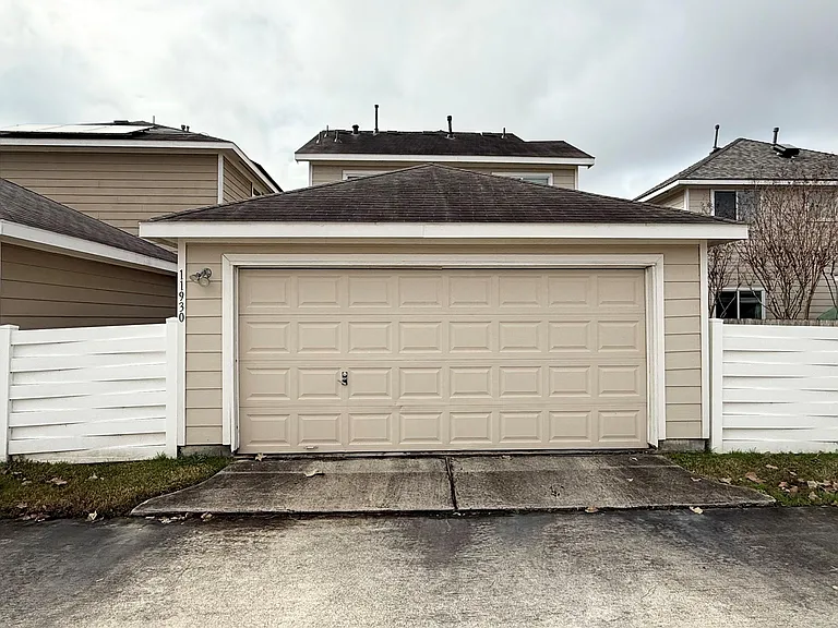 11930 Jelicoe Dr — Photo 31