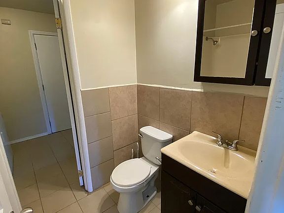 4th image of 22249 Latonia Ln