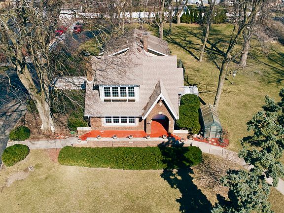 4th image of 607 Miller St