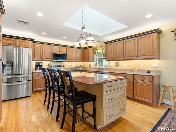 5th image of 216 Wells Road