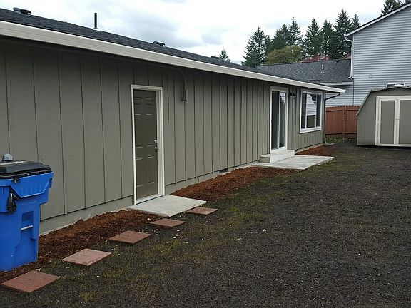 3rd image of 16213 NE 32nd St