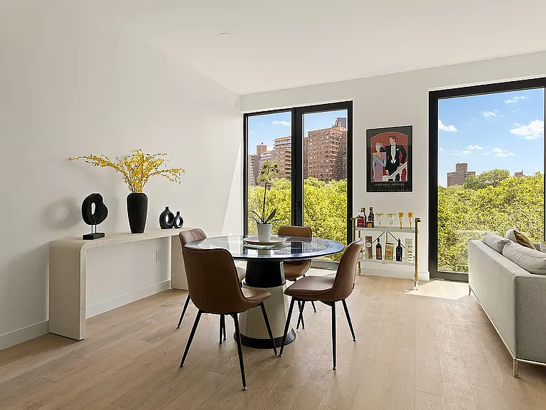 11 Essex St #4 — Photo 2