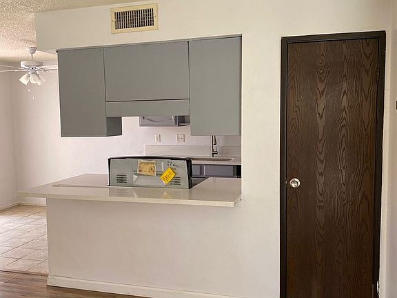 5th image of 5206 Golden Ln