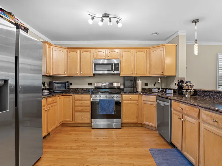 1632 W Blackhawk St #1 — Photo 12