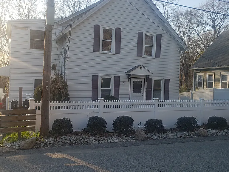 18 Warwick St #1 — Photo 14