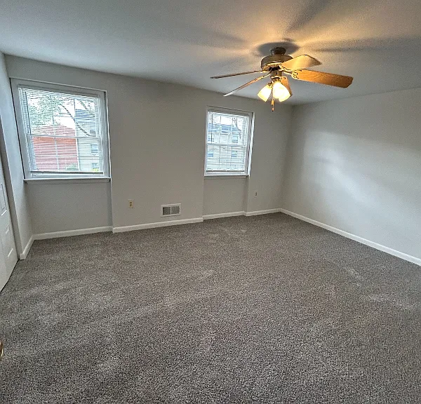 Longview — Photo 175
